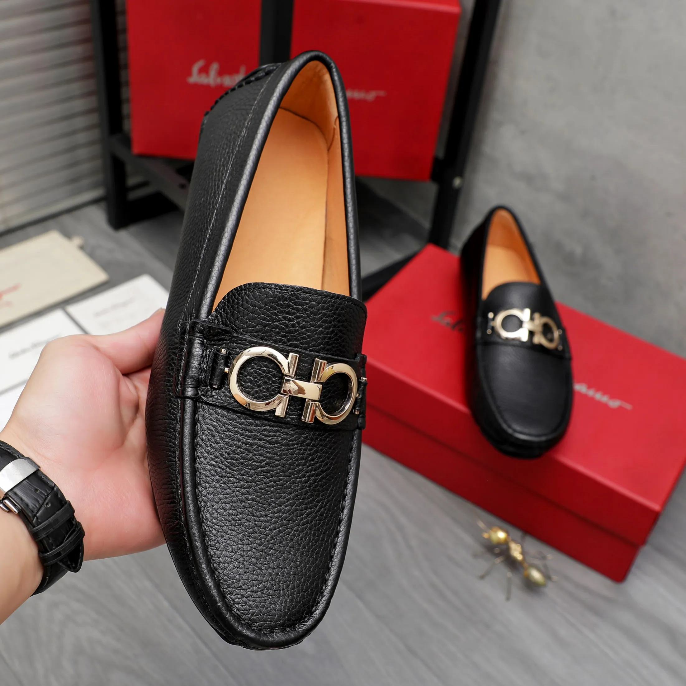 Men's shoes 💰380 Product trademark: Ferragamo "Ferragamo" casual slip-on shoes Regular size: 38-45 (45. Customized, non-returnable) Product materials: Selected pebbled cowhide upper, pigskin lining, rubber outsole